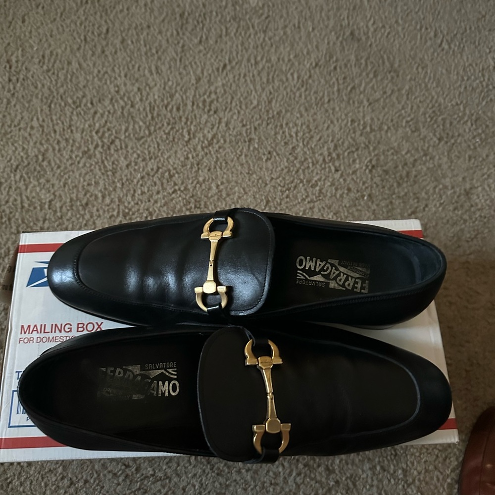 COPY - Salvatore ferragamo size 10 good condition